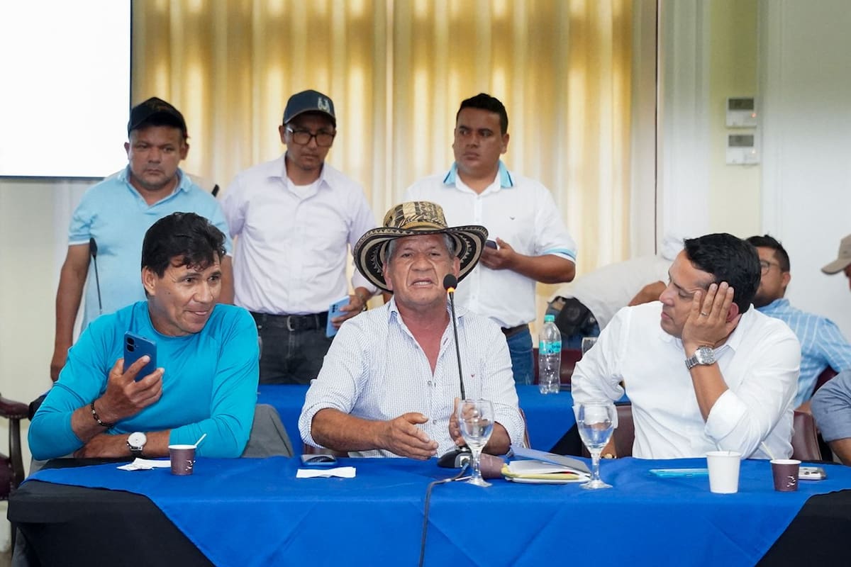 El acuerdo prioriza la revisión de avalúos en 16 municipios, entre ellos Lebrija, San Gil, Barichara y Galán, donde hubo alzas de hasta el 8.267 %.