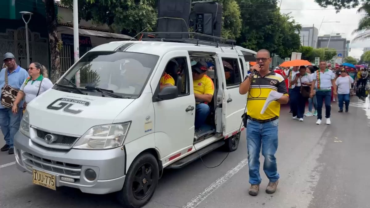 Docentes de Barrancabermeja marcharon por las principales calles del municipio durante el paro nacional de 24 horas, exigiendo soluciones a la crisis en la atención en salud del magisterio.
Suministrada/Vanguardia