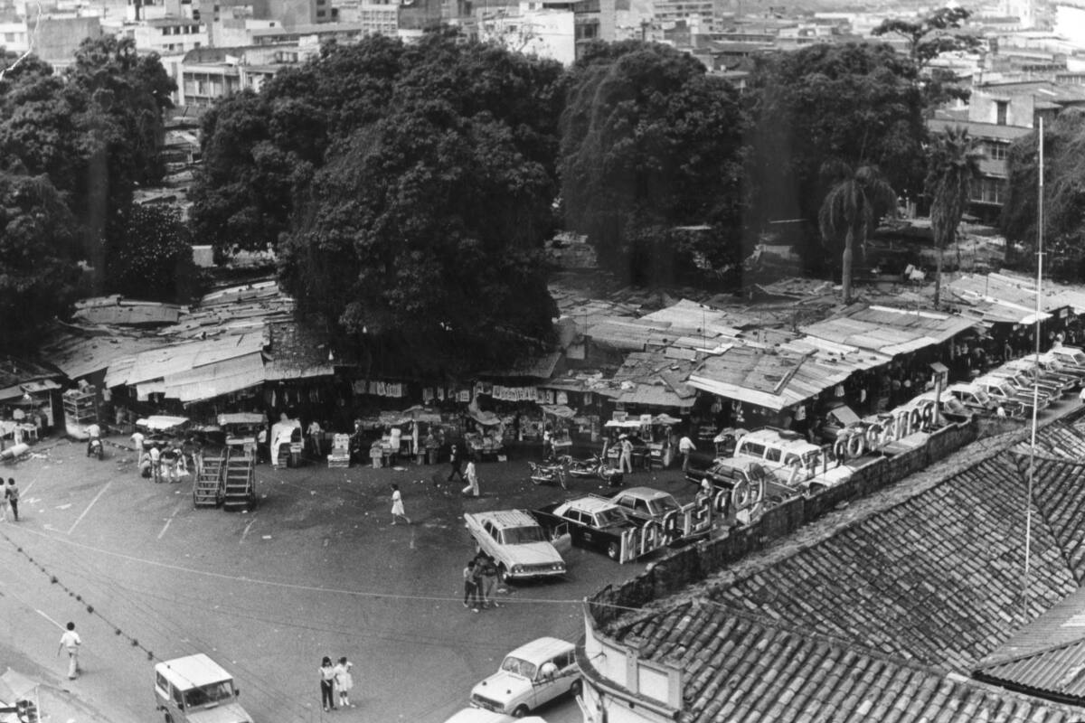 Antiguo San Andresito, ubicado justo en el Parque Centenario. 1986. (Archivo/VANGUARDIA)