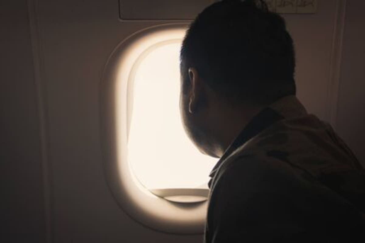 Pánico en un avión de Ryanair tras romperse una ventanilla en pleno vuelo y succionar a un pasajero.