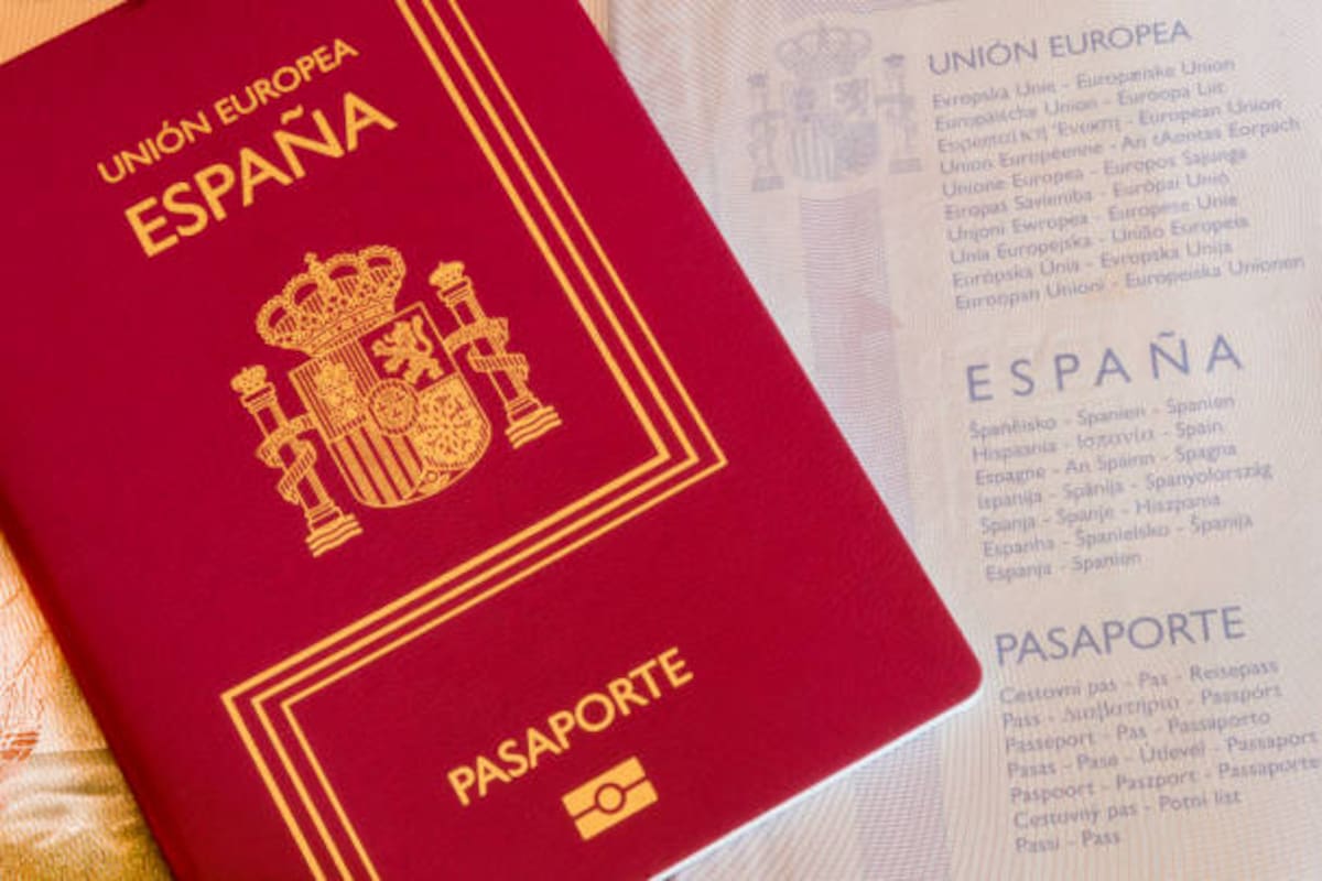 Pasaporte español. IStock /
