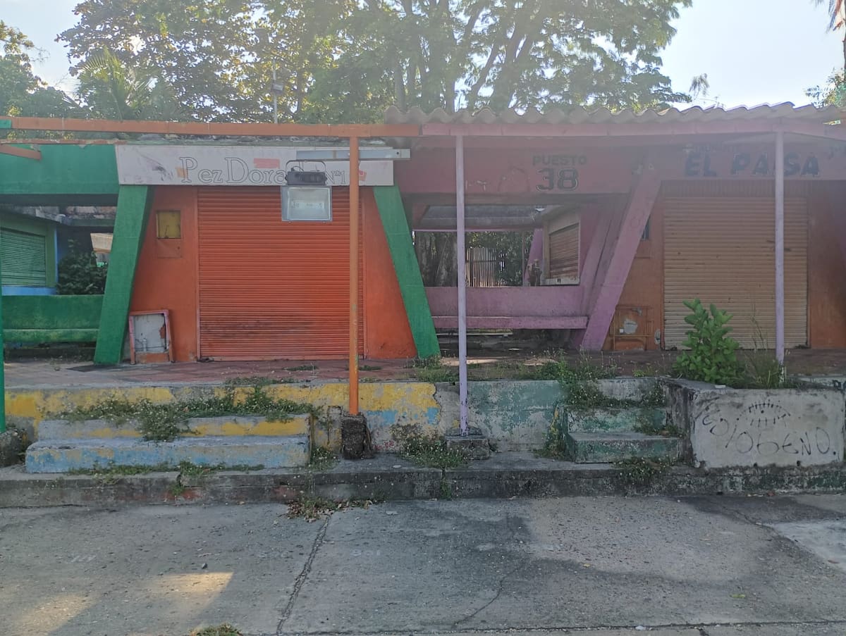 Cocineras tradicionales y habitantes del sector se concentraron en el muelle de Barrancabermeja para reclamar la culminación de las obras de protección del río Magdalena.
Suministrada/Vanguardia