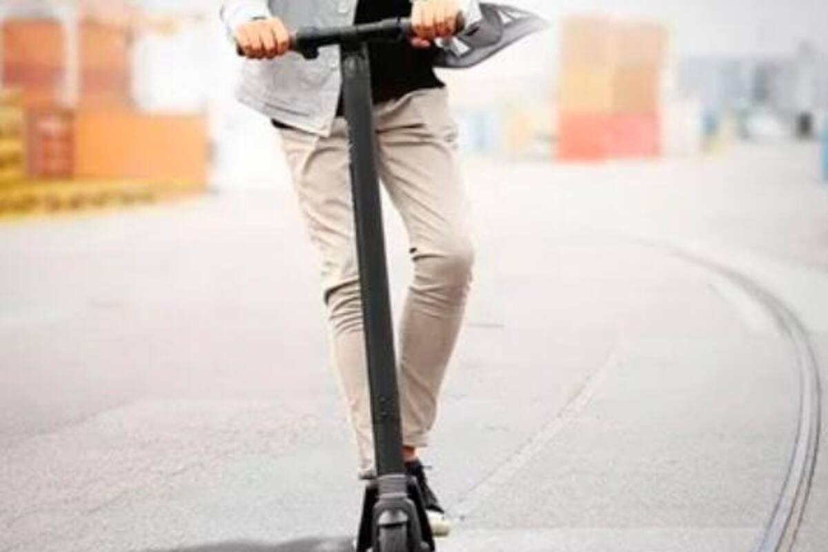 Una patineta eléctrica, en promedio, puede costar $2 millones 500 mil. Algunas alcanzan hasta una velocidad de 25 kilómetros por hora y con una carga recorren hasta 25 kilómetros de distancia. (Imagen: Tomada de la Web / VANGUARDIA