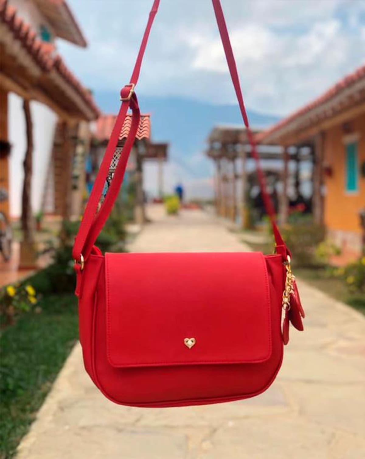Suministrada / VANGUARDIA <br />Los mejores materiales, con la más alta calidad, son empleados en la fabricación de los bolsos, zapatos y accesorios de Paula Vélez.
