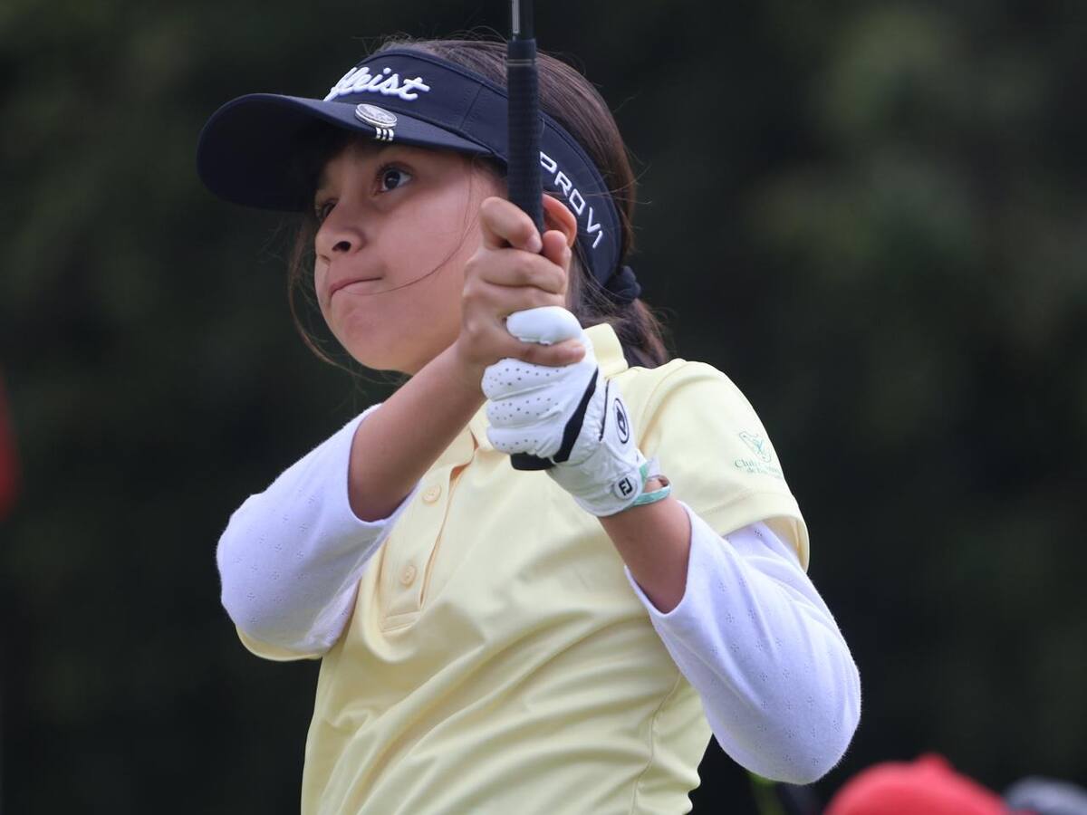 Paulina Mejía, campeona nacional del Tour Futuros Campeones y promesa del golf. Foto: Cortesía/Vanguardia.