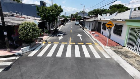 Comunidad del barrio Simón Bolívar de Barrancabermeja recibe pavimentación vial tras una década de espera