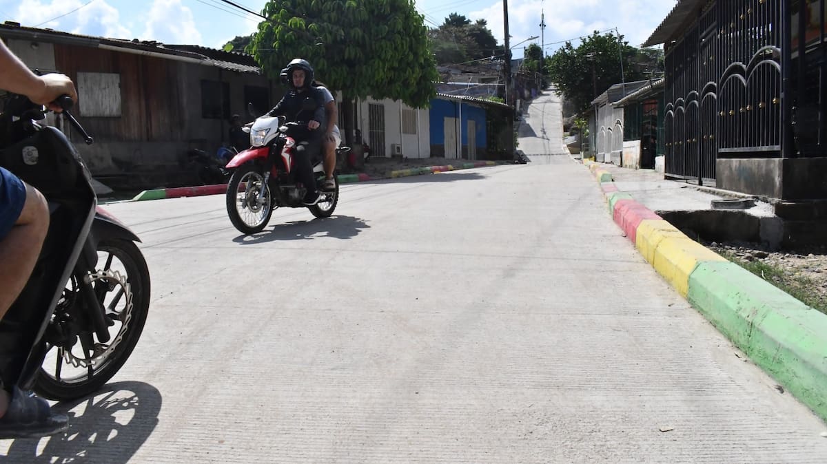 Las obras de pavimentación urbana avanzan en diferentes sectores de Barrancabermeja. Actualmente, los trabajos se concentran en barrios como María Eugenia y El Campín.
Suministrada/Vanguardia