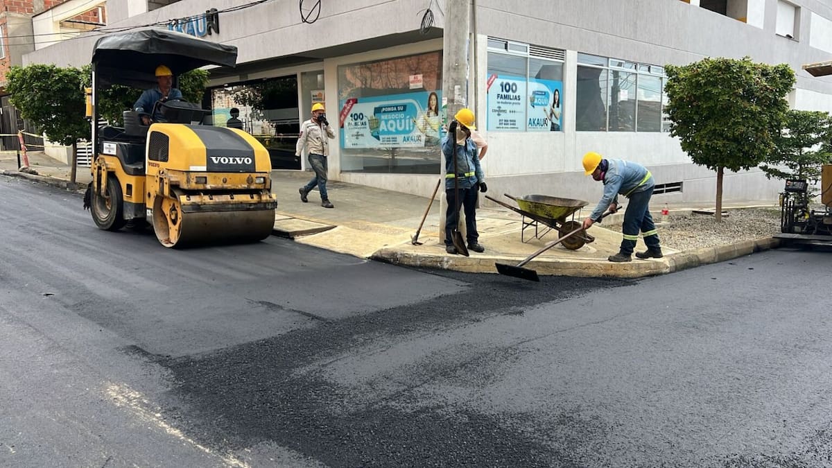 Pavimentación en los alrededores de la UIS.