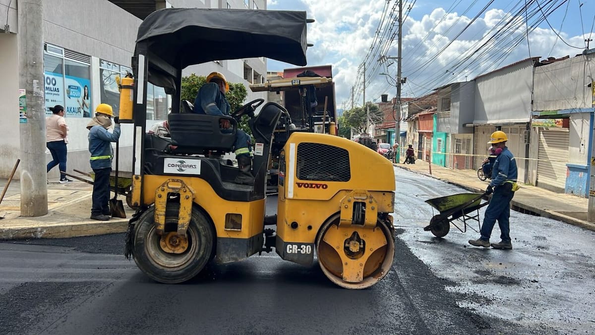 Pavimentación en los alrededores de la UIS.