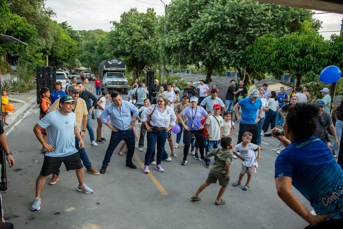 Cerca de 900 metros lineales de vías fueron pavimentados en la urbanización Los Corrales, en la comuna 7 de Barrancabermeja.
Suministrada/Vanguardia