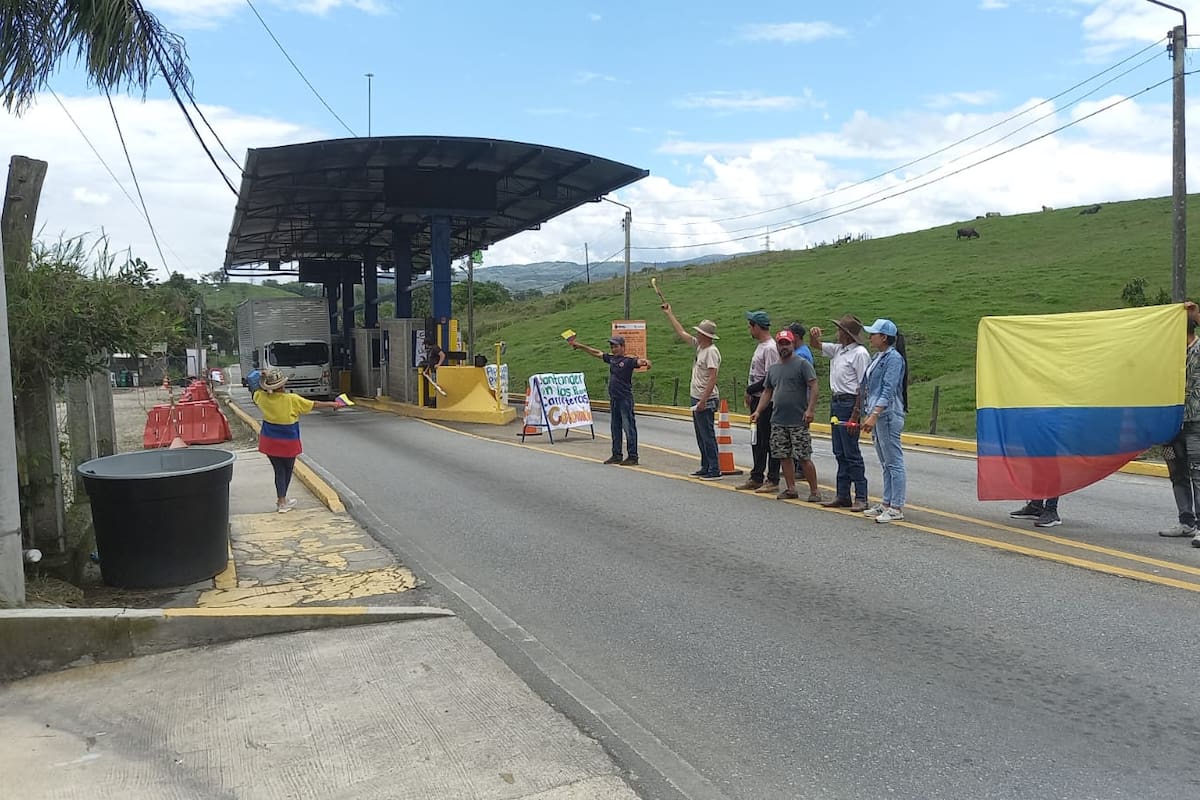Levantaron la talanquera del peaje de Oiba, Santander | Foto Suministrada / VANGUARDIA
