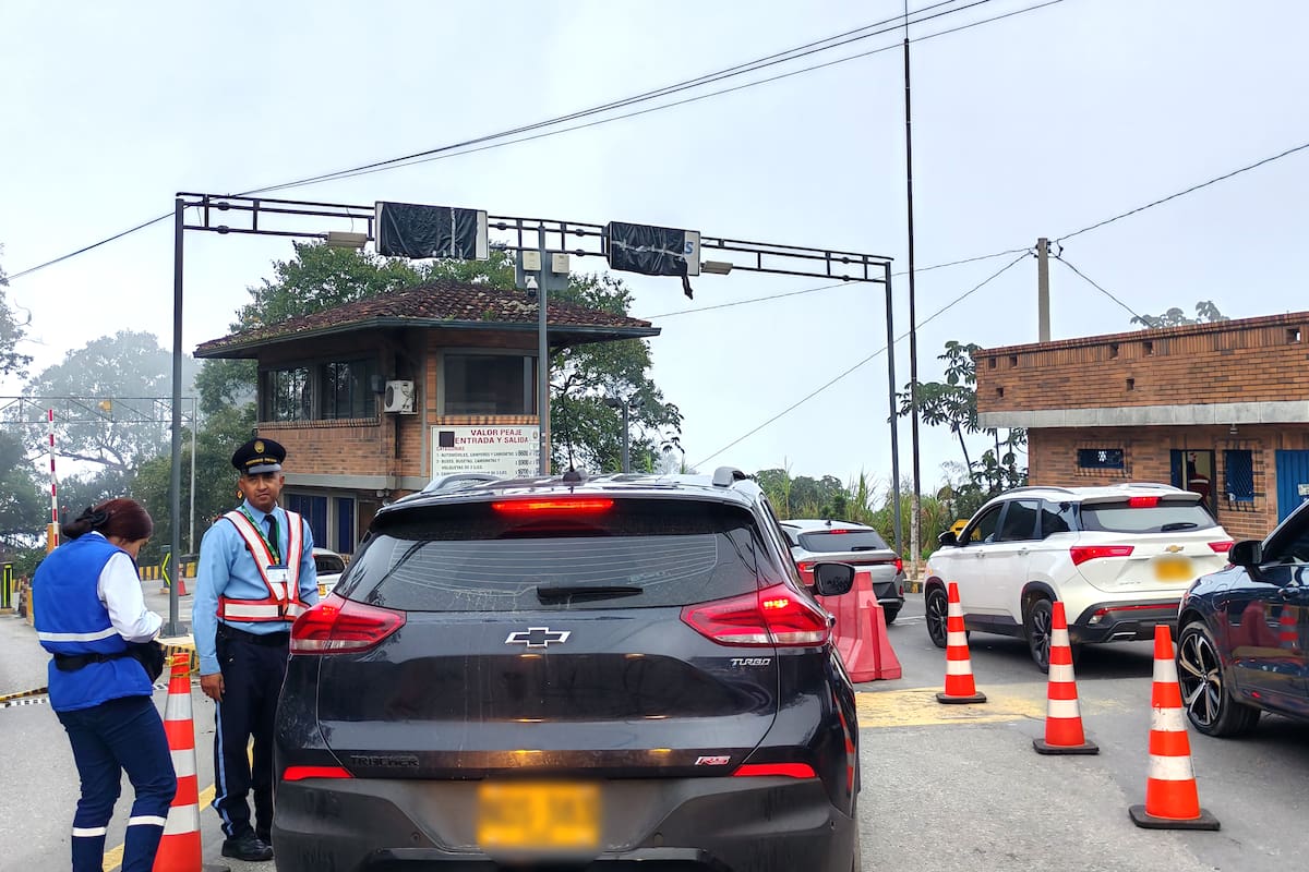 Actualmente la tarifa para vehículos, camionetas y camperos en el Peaje La Punta es de $18.000. Con este descuento, los beneficiarios solo deben pagar $5.400. (Foto: archivo / VANGUARDIA)