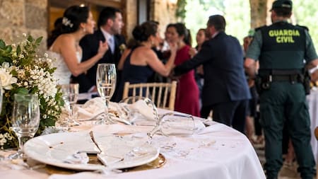 Boda terminó en batalla campal en España por supuesta infidelidad de la novia colombiana
