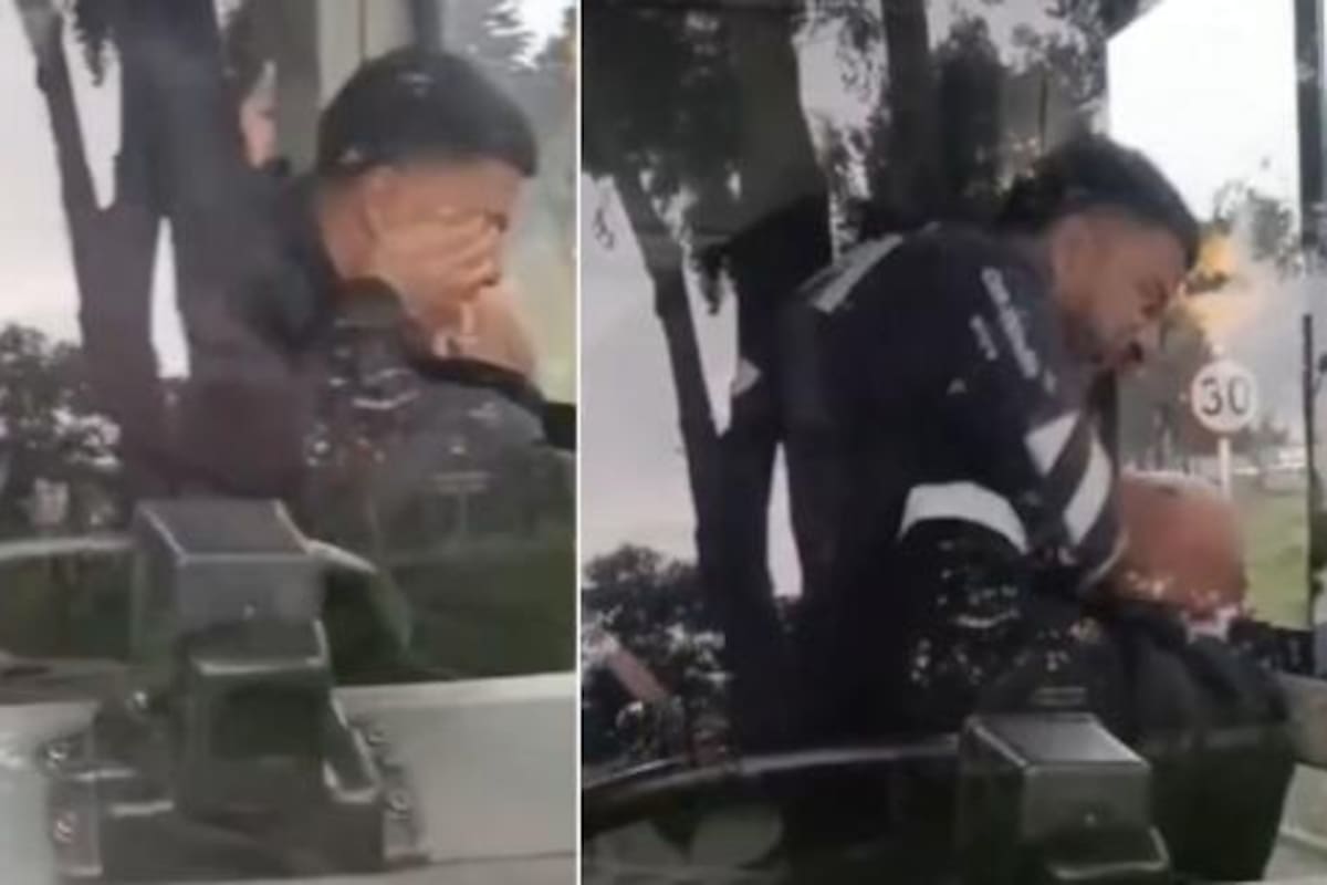 Video: pelea verbal en bus del SITP por la puerta central.