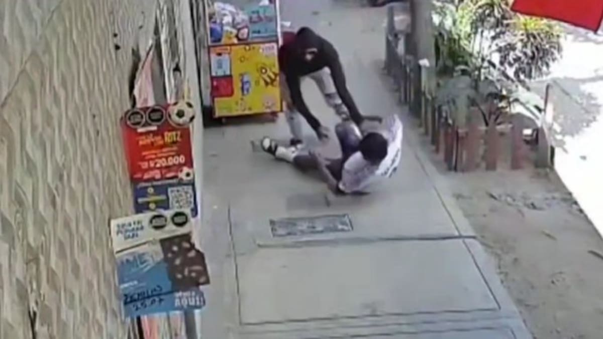 Capturan a exboxeador señalado de matar a un hombre con un solo golpe en la mandíbula en una calle de Perú.