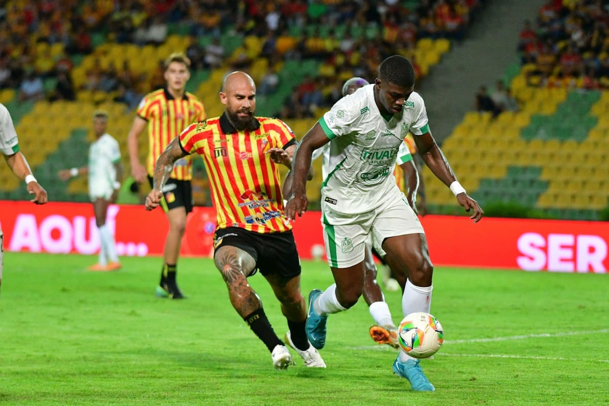 (Armenia, Quindío) Deportivo Pereira, en su primer juego de local en la capital quindiana, enfrenta al Atlético Bucaramanga por la fecha 9 de la Liga Betplay II. Fotografías: Juanse Hernández / Colprensa.