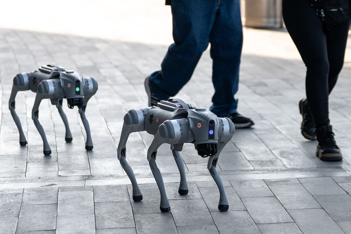 MEX4605. MONTERREY (MÉXICO), 17/02/2026.- Fotografía que muestra unidades robóticas de Perros K9-X durante un recorrido este martes, en el Estadio BBVA en Monterrey (México). Cuatro perros robots que integran la nueva División K9-X, del ayuntamiento de Guadalupe, reforzarán la seguridad a través de labores de monitoreo y atención durante los partidos del Mundial de Fútbol 2026 que se disputarán en el norteño estado mexicano de Nuevo León. EFE/ Miguel Sierra