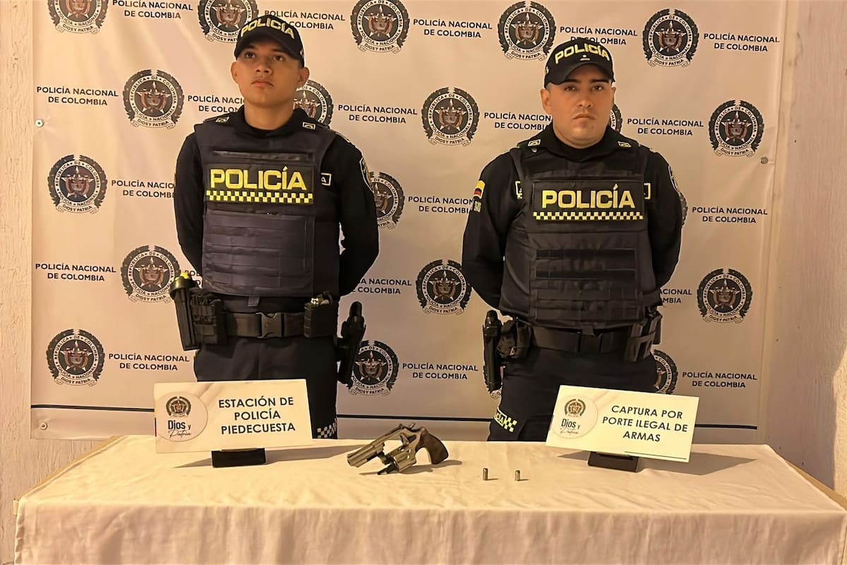 Persecución terminó con la aprehensión de un adolescente armado en Piedecuesta.