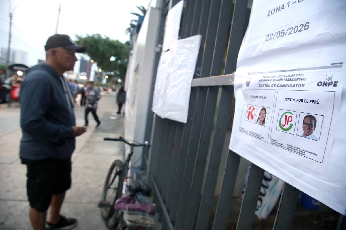 LIMA, 07/06/2026.- Apertura de centros de votación en Lima, Perú, este domingo. La votación de la segunda vuelta de las elecciones presidenciales de Perú comenzó este domingo en el país andino para elegir entre la candidata derechista Keiko Fujimori y el candidato izquierdista Roberto Sánchez al noveno presidente del país en diez años. EFE/ Fernando Gimeno