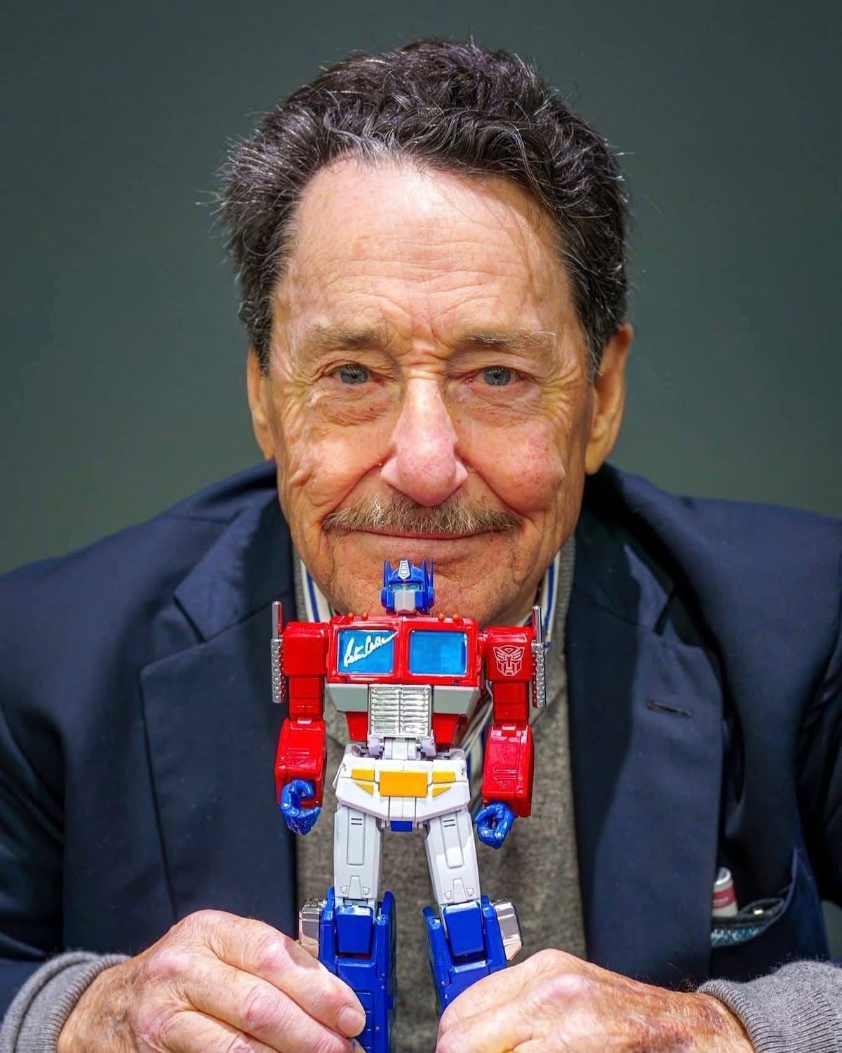 Peter Cullen prestó su voz a 'Optimus Prime' desde la serie animada original de ‘Transformers’ en la década de 1980.
