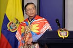 Petro denuncia fraude electoral y habla de explosivos antes de dejar la Presidencia