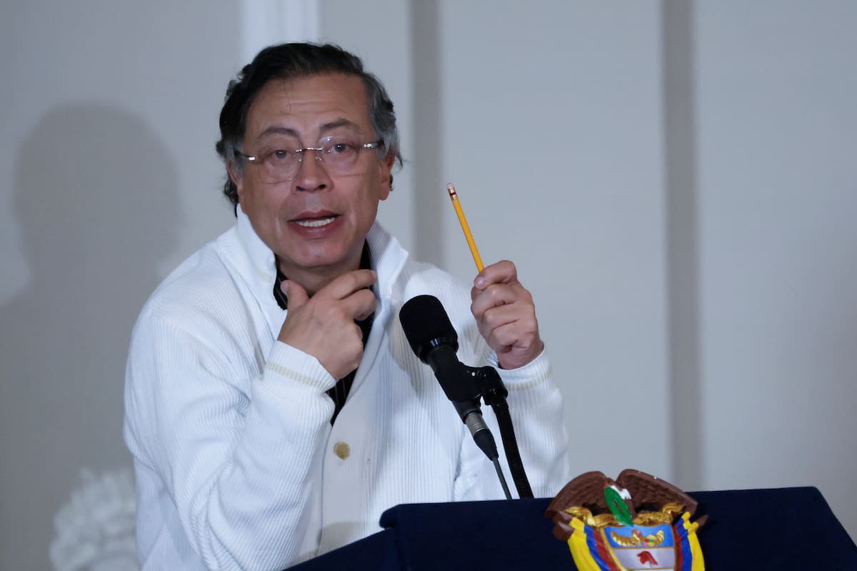 El presidente de Colombia, Gustavo Petro, habla en un acto de reconocimiento este miércoles, en Bogotá (Colombia). EFE/ Carlos Ortega