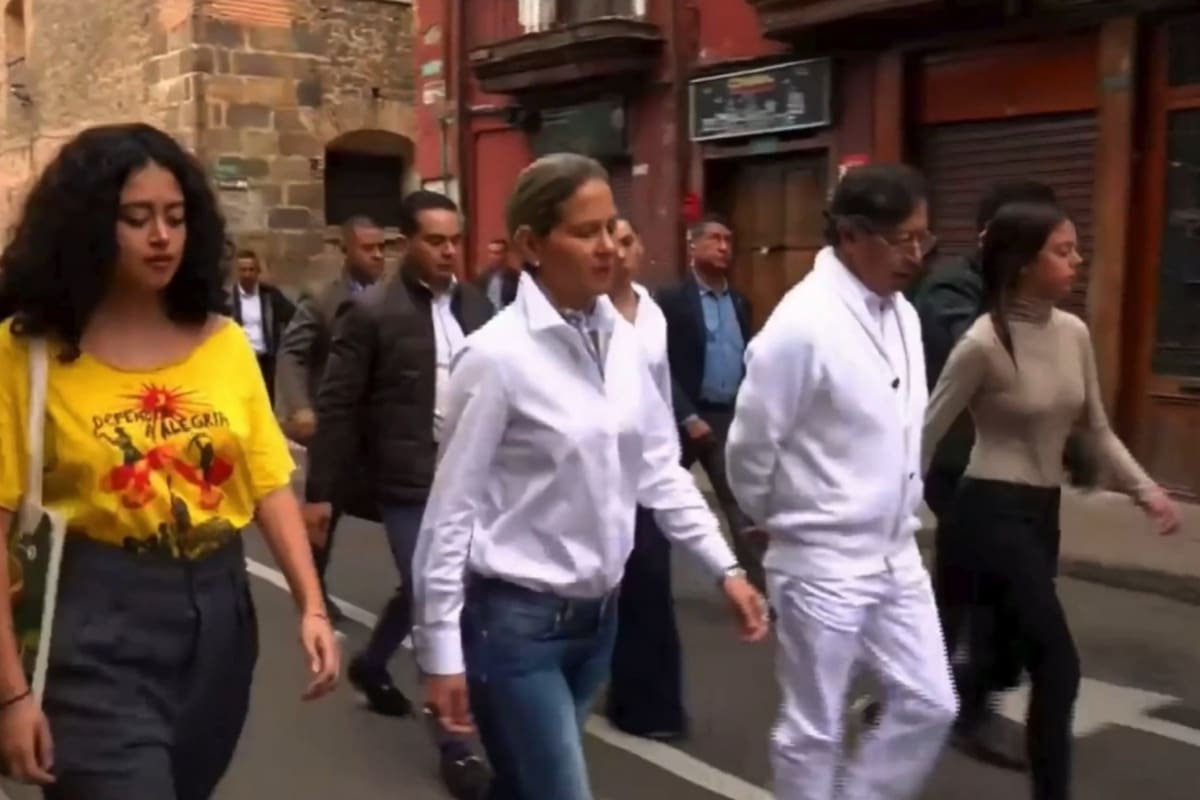 La primera dama acompañó al presidente en su votación en la Plaza de Bolívar durante las elecciones legislativas y consultas interpartidistas. / Captura de pantalla