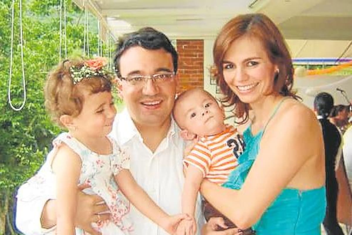 Sara, Óscar Rey Vesga, Tomás y Silvia Margarita Lamo Tapias.