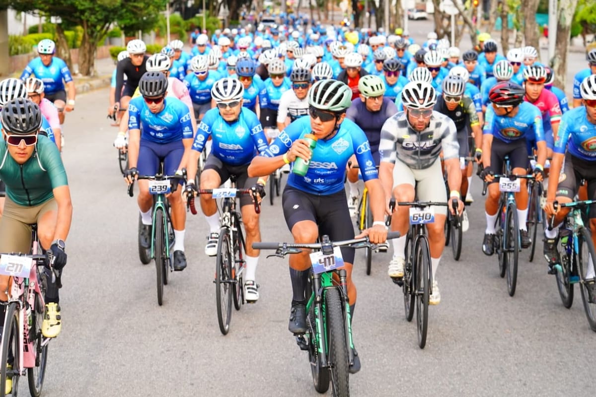 Más de 1.000 ciclistas tomaron parte del Picacho Challenge 2025, competencia que ganó Jhon Pico y que tuvo la presencia de Miguel Ángel López. Foto: Marco Valencia.