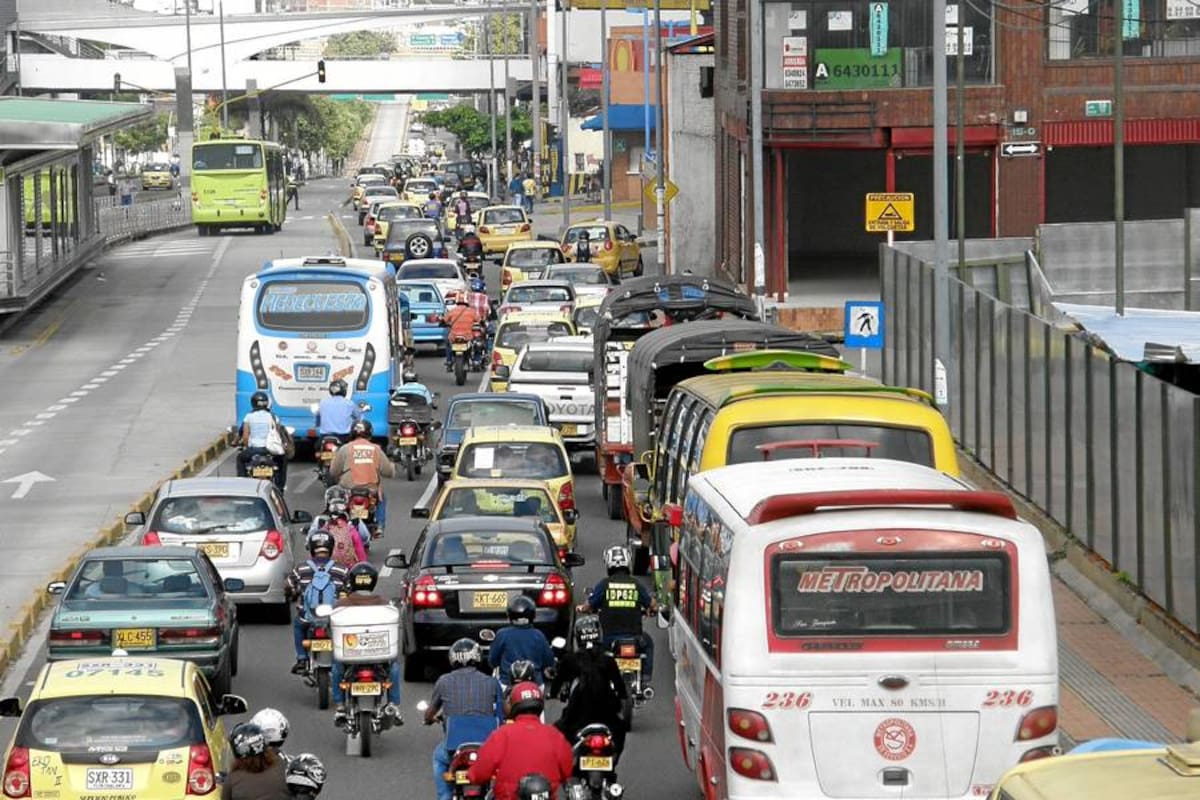 Esté atento a la restricción vehicular.