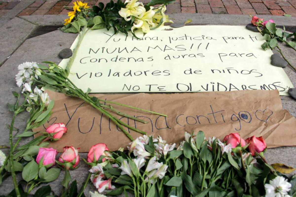Frente a la Clínica Navarra y en otros puntos de Bogotá se realizaron actos para exigir justicia por el asesinato de la niña de siete años de edad. (Foto: Colprensa/VANGUARDIA LIBERAL )