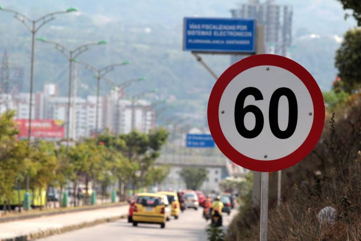 La principal molestia con las fotomultas se dio luego de que se redujera el límite de velocidad para particulares y servicio público. (Foto: Archivo /VANGUARDIA LIBERAL)