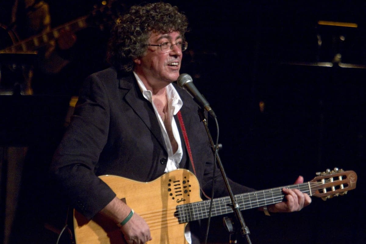 El insigne cantautor argentino Piero, una de las grandes figuras de la música popular latinoamericana, falleció ayer los 81 años en Buenos Aires. El connotado artista vivió en España y Colombia. Piero es el intérprete eterno de la muy famosa y hermosa canción 'Mi viejo'. //EFE - Miguel Rajmil