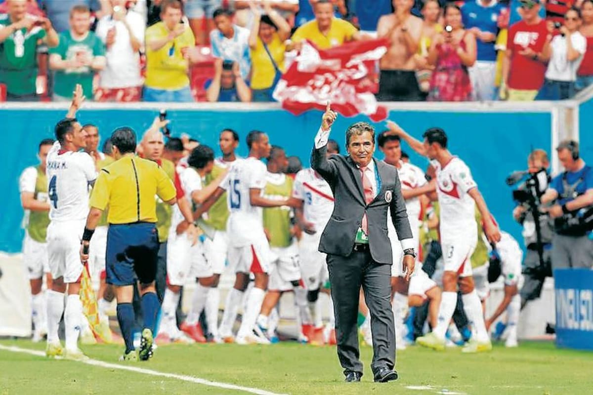 Bajo la conducción técnica del director técnico santandereano Jorge Luis Pinto, Costa Rica superó el ‘Grupo de la Muerte’ del Mundial. (Foto: Tomada de @canchallena / VANGUARDIA LIBERAL)