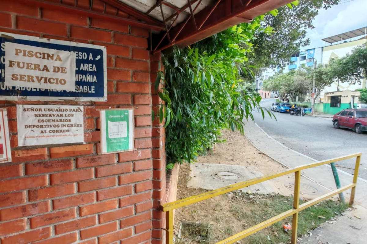 Las piscinas del Recrear de La Joya completan años fuera de servicio sin fecha clara de reapertura. Foto: Marco Valencia / Vanguardia