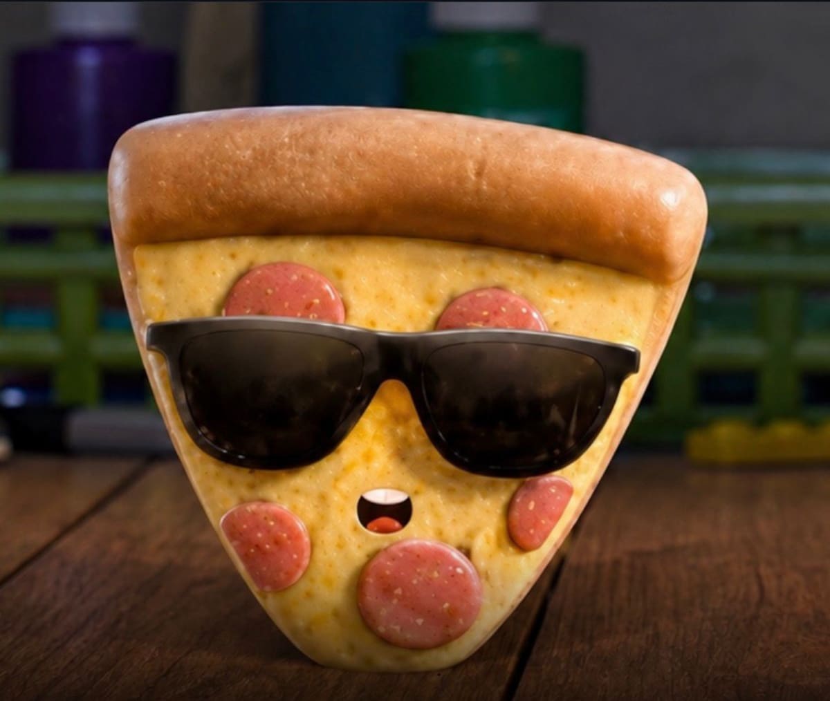 Según Disney y Pixar, Bad Bunny le dará vida al personaje de 'pizza con lentes', un nuevo juguete que llegará al universo de 'Toy Story' en esta quinta entrega.