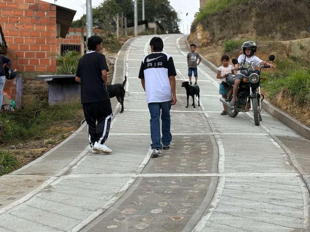 Comunidad, Alcaldía de Lebrija y Sena se unieron para mejorar vías en Manchadores.
