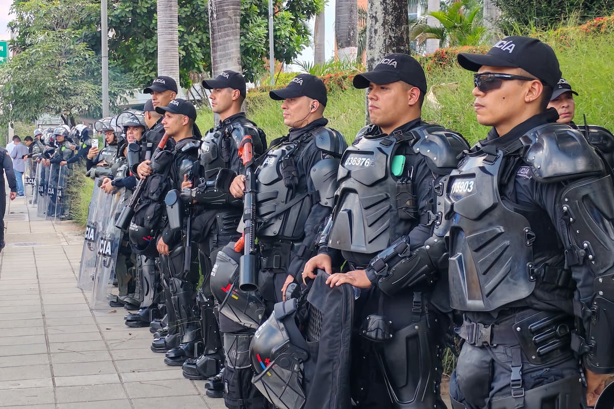 Organismos de socorro, Policía y Ejército instalaron puntos de control en los accesos de Bucaramanga durante el ejercicio de este viernes. Foto: Marco Valencia/Vanguardia.