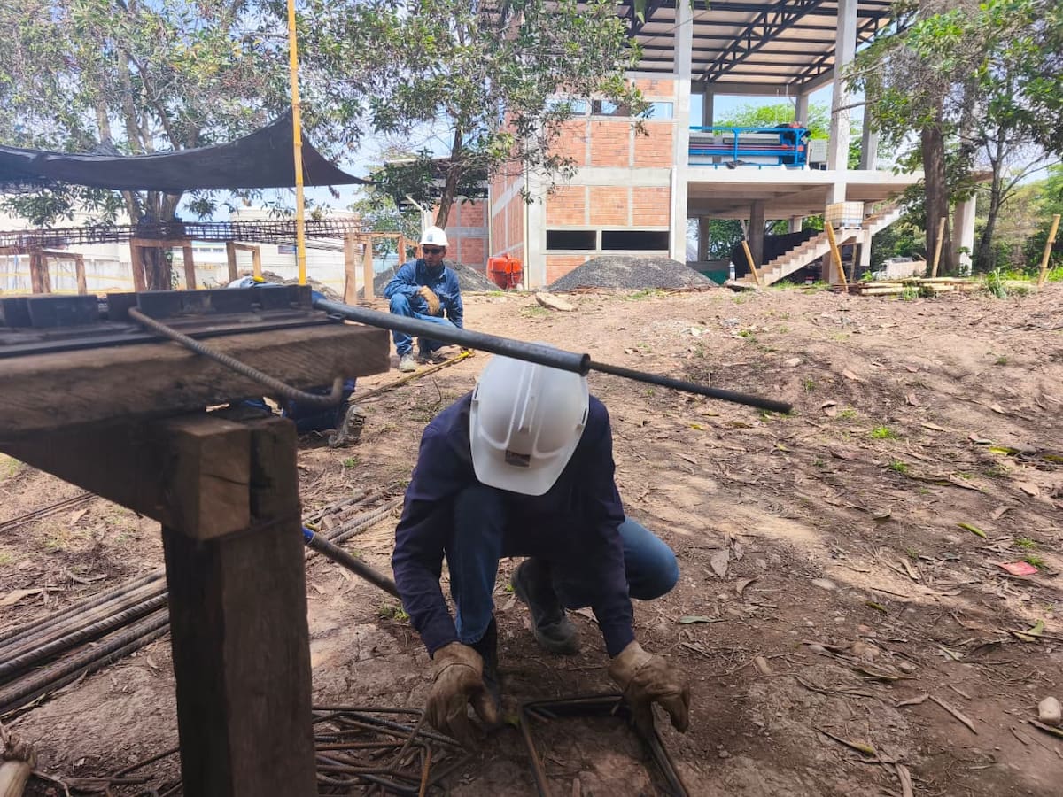Los trabajos en la Planta de Lodos se reactivaron luego de que Ecopetrol, la Alcaldía y Aguas de Barrancabermeja lograran asegurar recursos adicionales por $11 millones.
Suministrada/Vanguardia