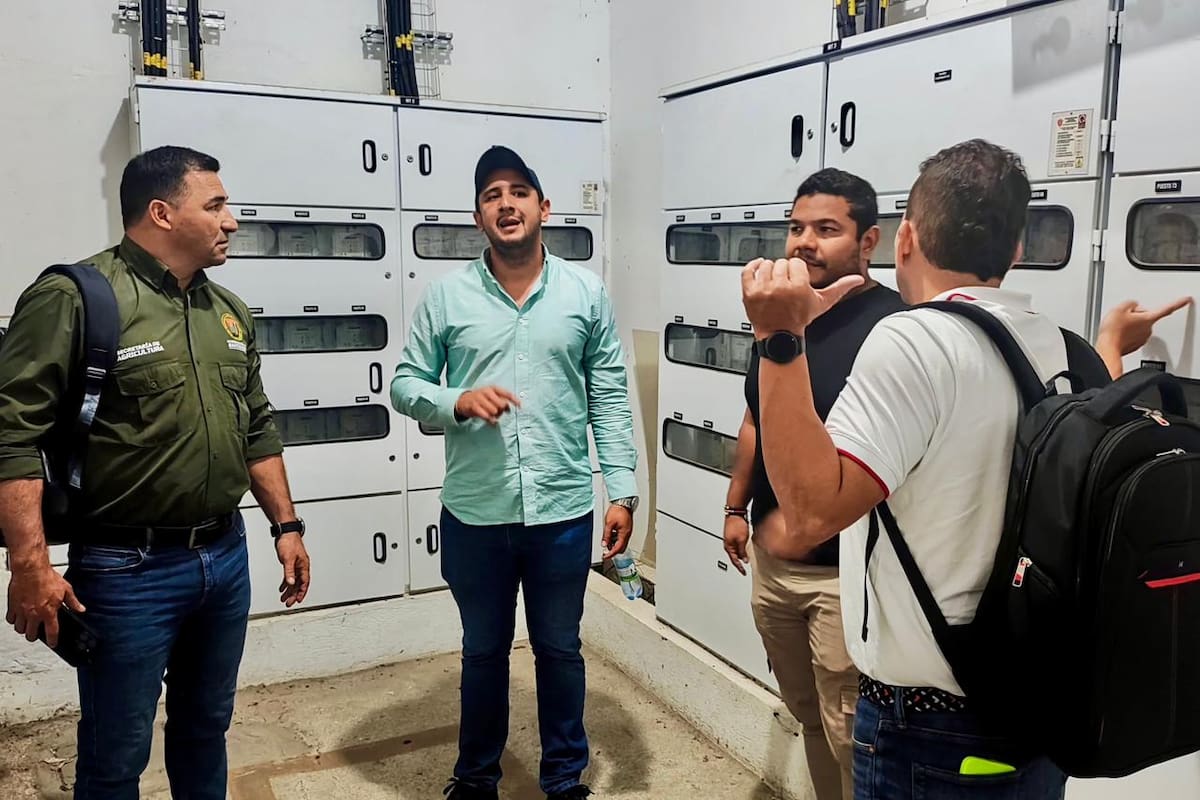 El equipo de la Gobernación de Santander realizó la primera visita a la plaza de mercado sangileña para la planeación de la intervención.