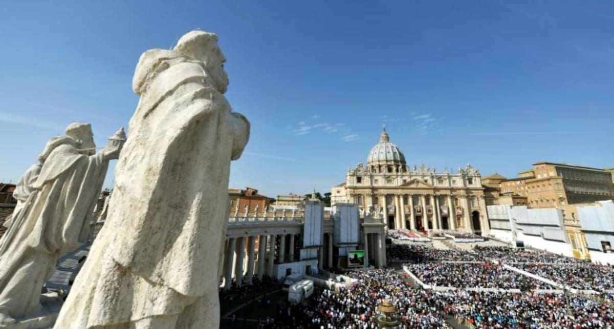 El Papa sigue en el hospital tras sufrir dos episodios de insuficiencia respiratoria.