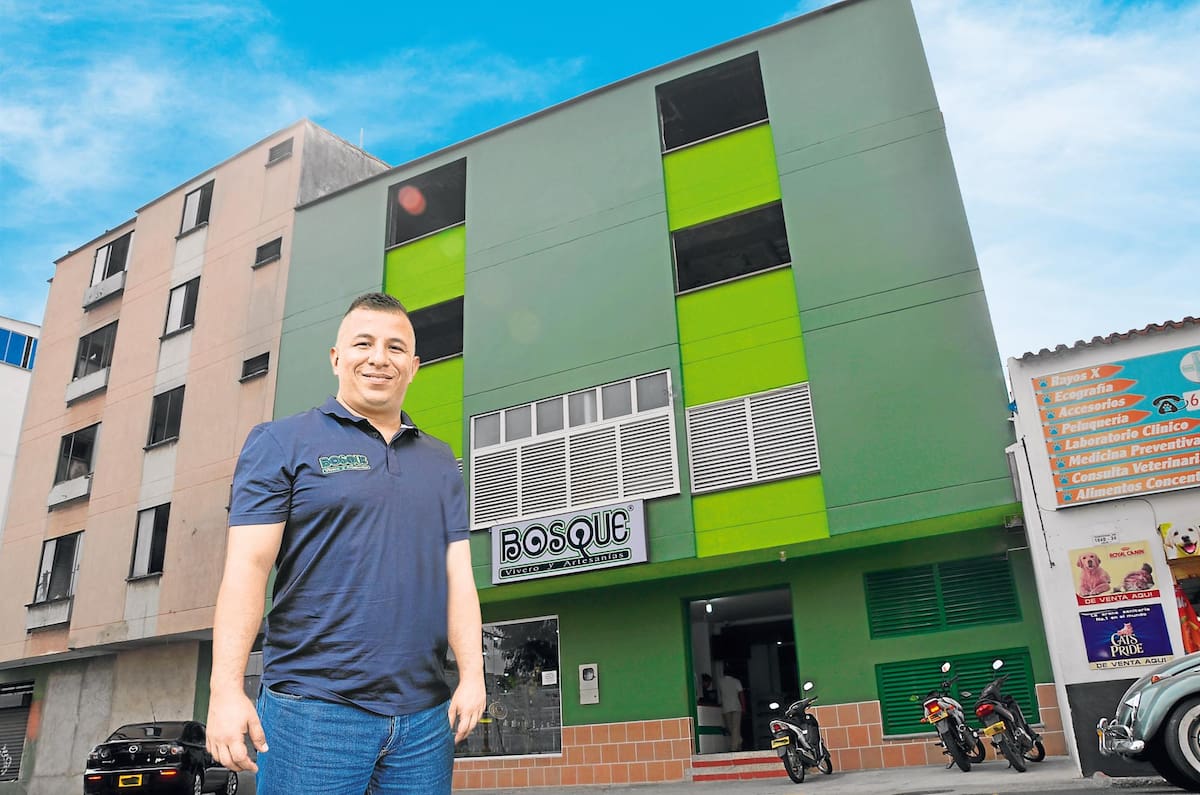 El punto del Bosque Satélite, a escasos metros de la Plaza Satélite del Sur, es administrado por Jonathan Olarte.