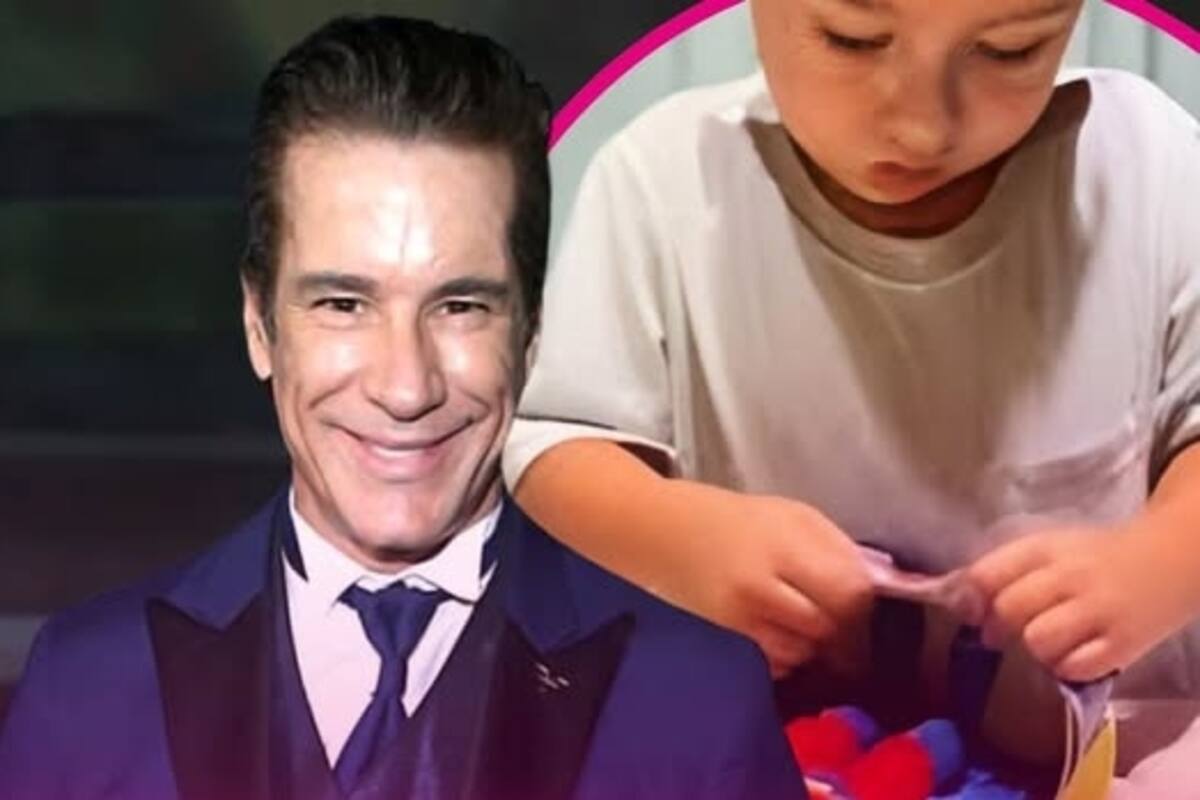 El regalo más polémico: actor entrega a su hijo una figura de Nicolás Maduro.