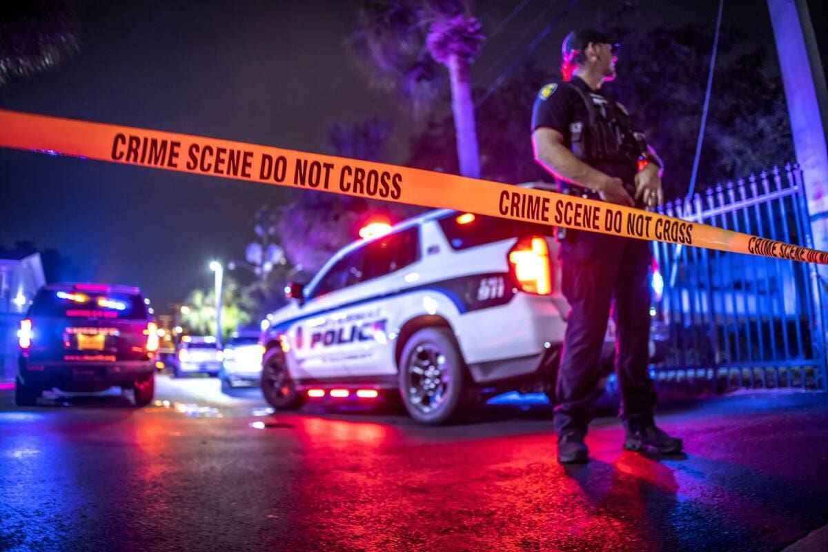 Un agente de Policía de Indiana.//EFE - Cristóbal Herrera.
