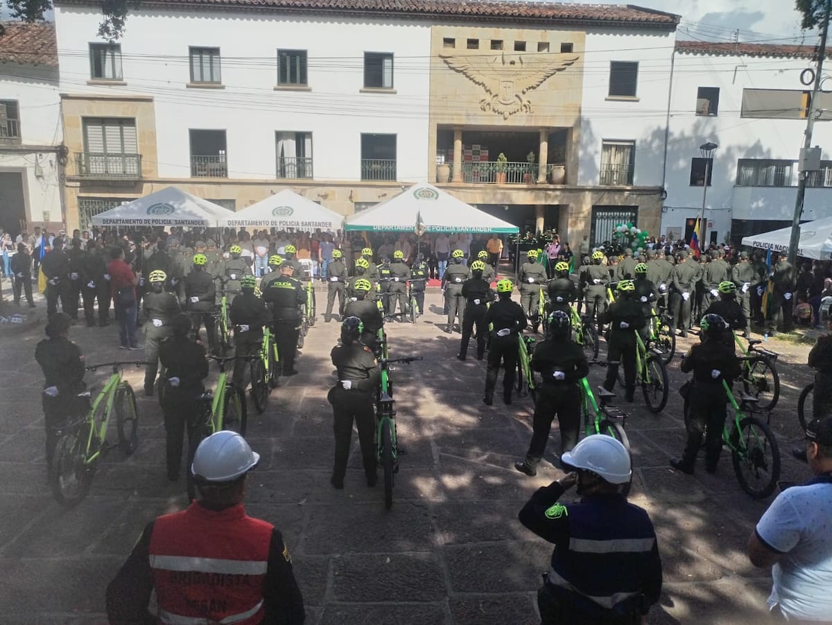 Inicialmente los uniformados en bicicleta estarán en Barichara, San Gil, Barbosa y El Socorro.