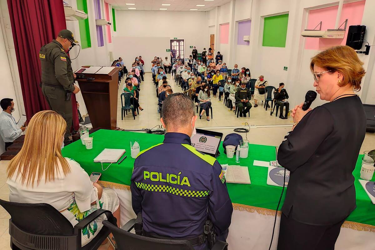 Melisa Franco García, secretaria del Interior; el general Samuel Darío Bernal Rojas, comandante de la Mebuc; y Ana Leonor Rueda Vivas, secretaria de Educación, escucharon a las directivas escolares.