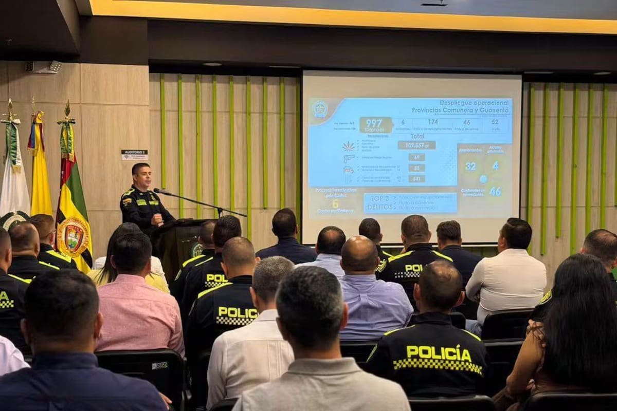 En el encuentro de empalme organizado por el Departamento de Policía de Santander participaron más de 20 mandatarios de las provincias Guanentá y Comunera.