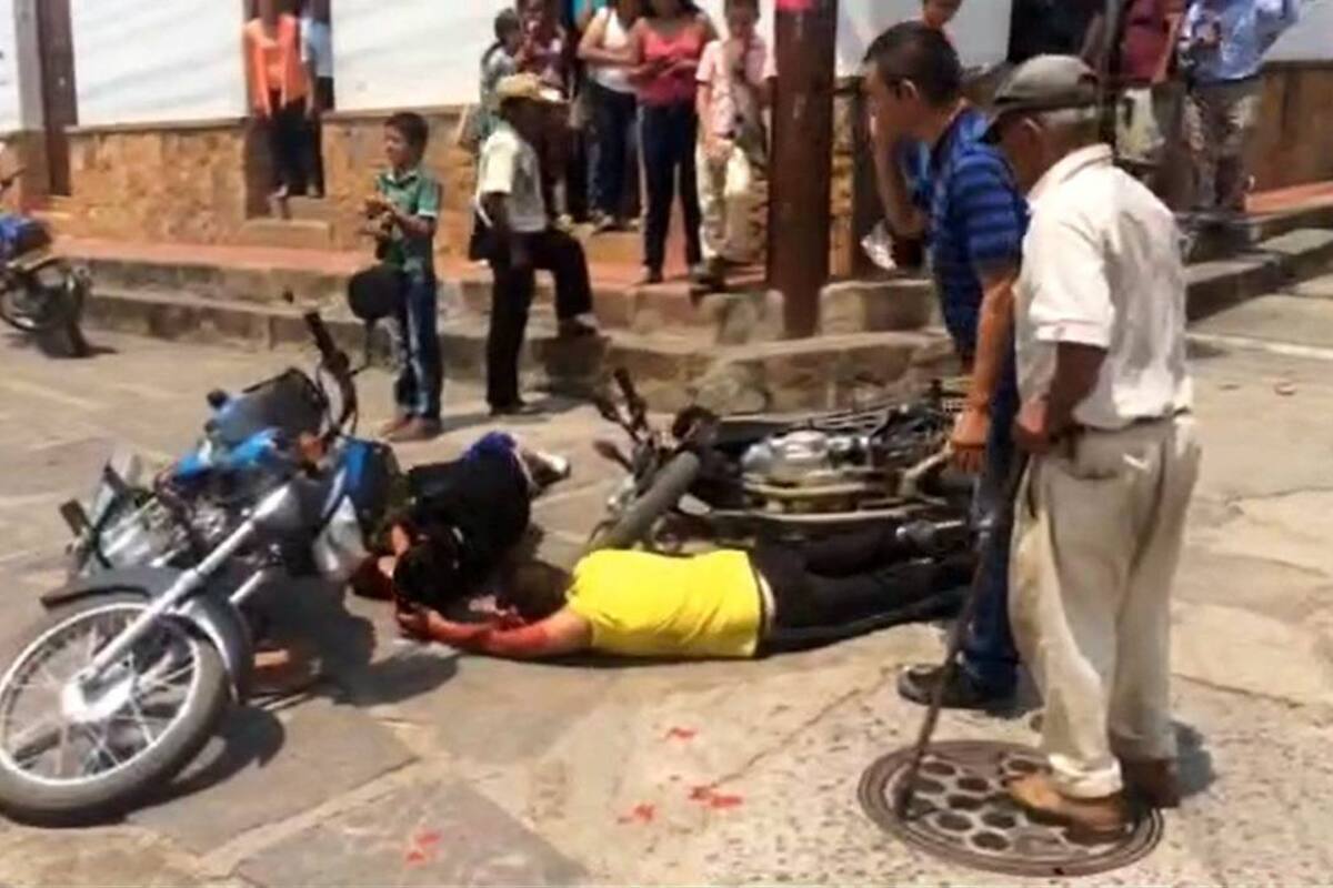 En el municipio de Galán, la Policía realizó un simulacro de accidente con el propósito de medir tiempos de reacción. (Foto: Suministrada/VANGUARDIA LIBERAL)