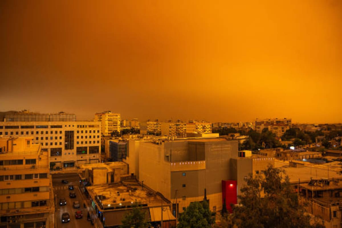 Polvo del Sáhara en Grecia. IStock /
