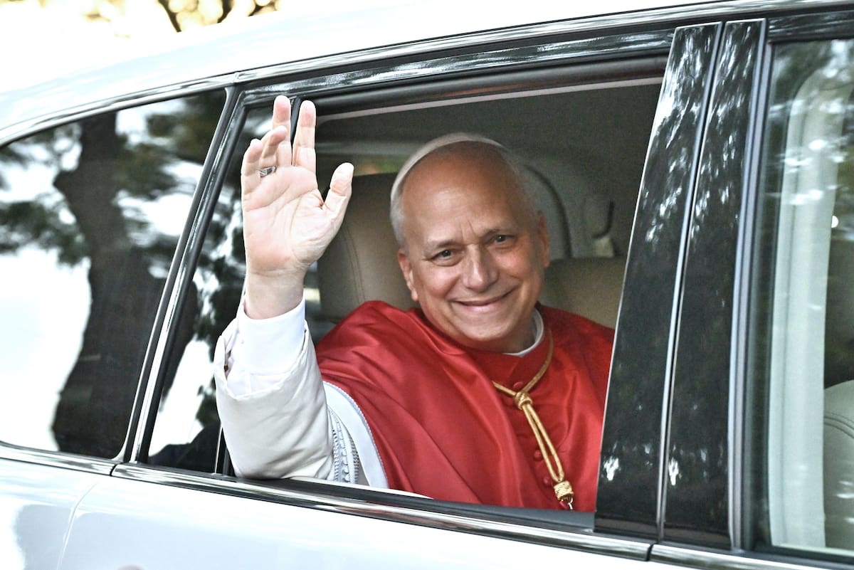 Luanda (Angola), 20/04/2026.- Pope Leo XIV arrives for a meeting with members of the clergy at the Parish of Our Lady of Fatima, in Luanda, Angola, 20 April 2026. The Pope is on an eleven-day apostolic journey to Africa, with stops in Algeria, Cameroon, Angola, and Equatorial Guinea. (Papa, Camerún, Guinea Ecuatorial, República Guinea) EFE/EPA/LUCA ZENNARO